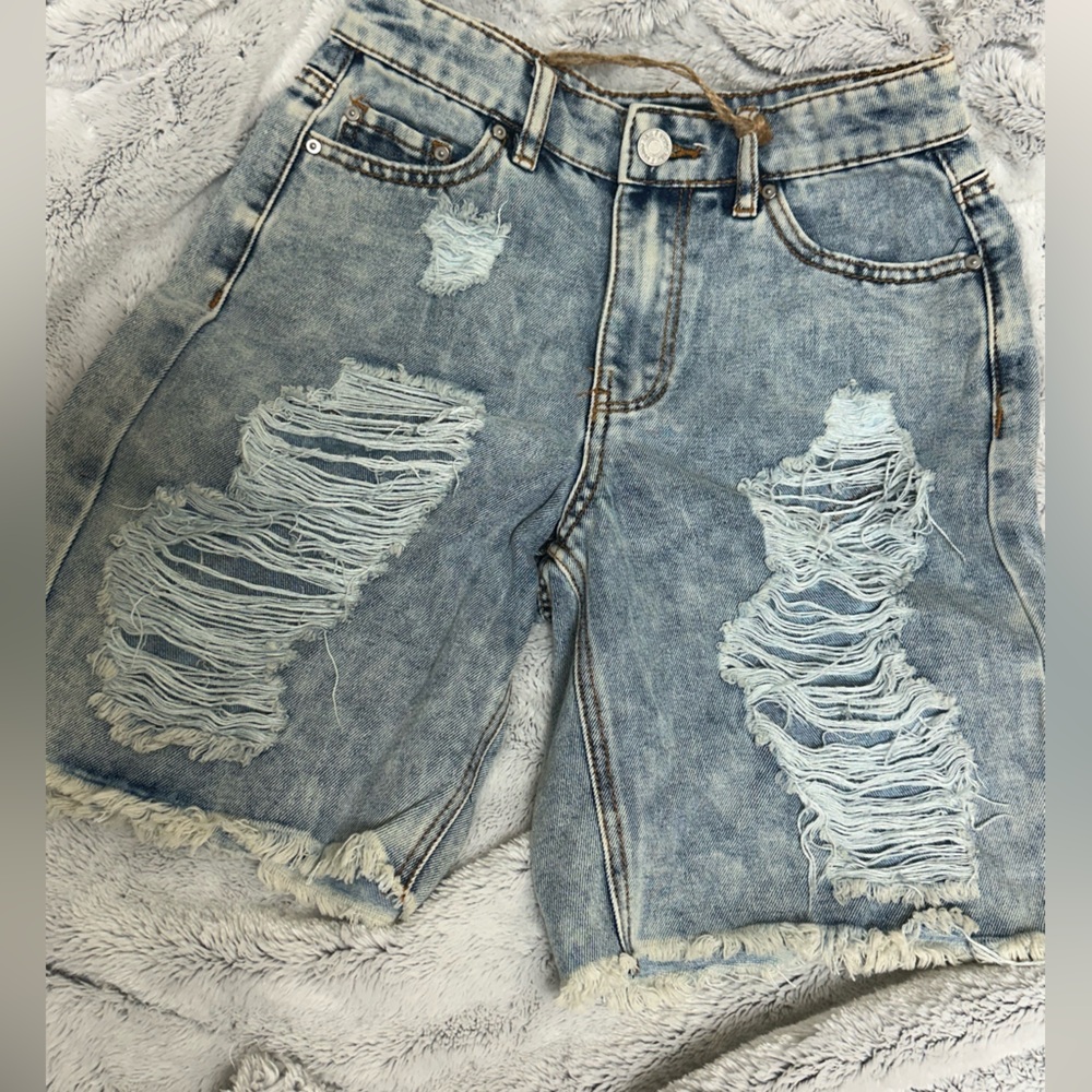 Indigo Rein distressed shorts